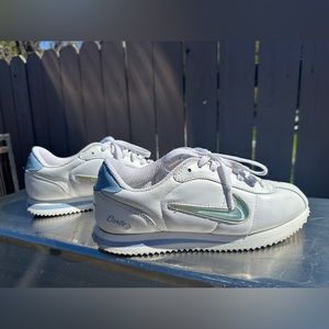 Nike Vintage Cortez 72 Jewel Swoosh White Blue Swoosh Shoe Size 8.5